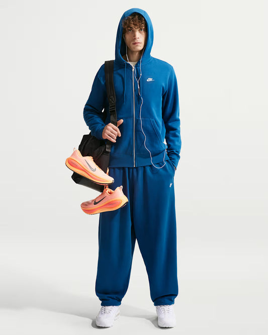 Nike Sportswear Club Oversized trousers made of French terry (men's)