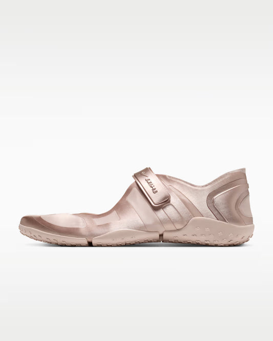 NikeSKIMS Rift Satin